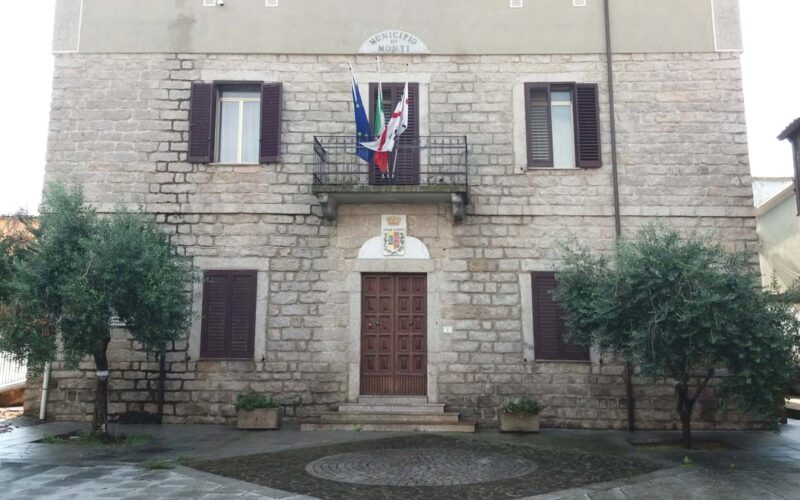 Palazzo comunale Monti