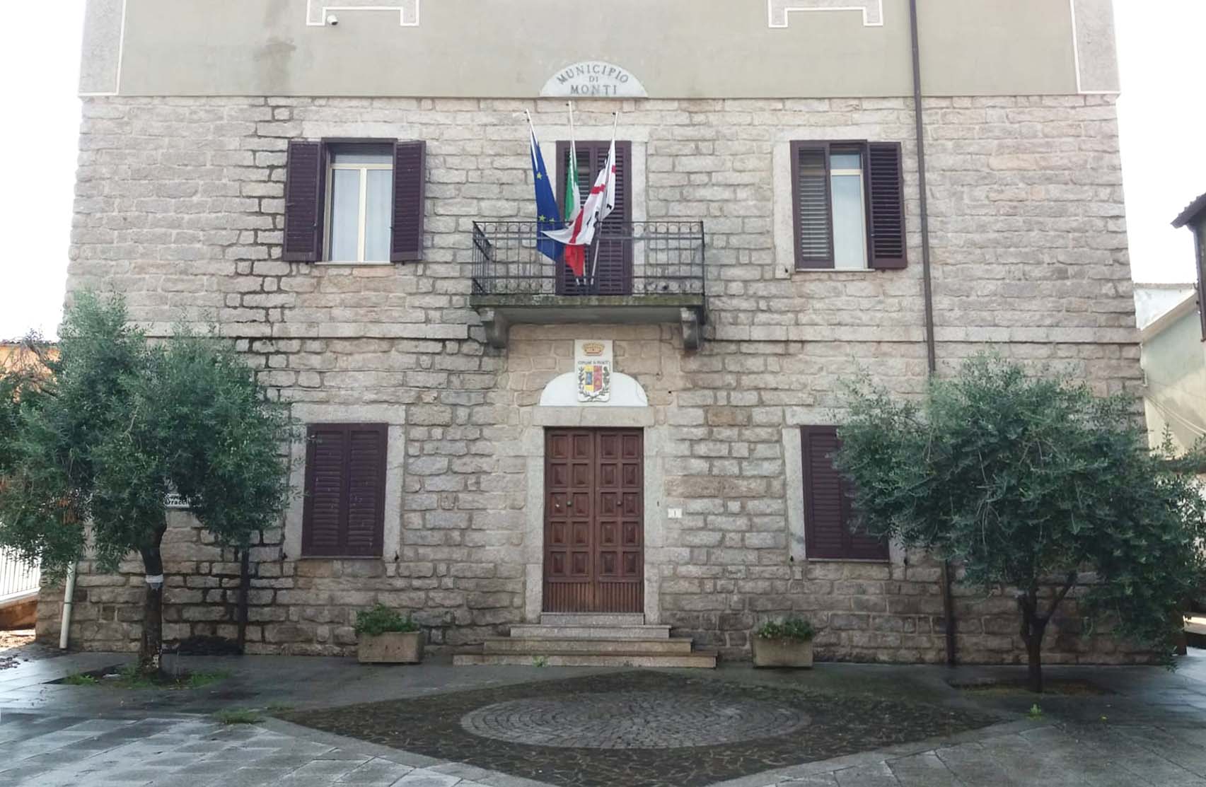 Palazzo comunale Monti