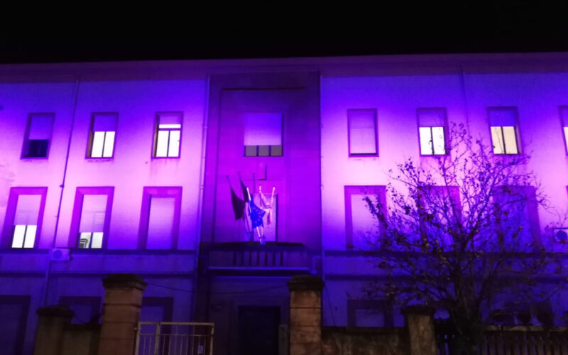 LAou si colora di viola per la Giornata mondiale della prematurità Aou sassari