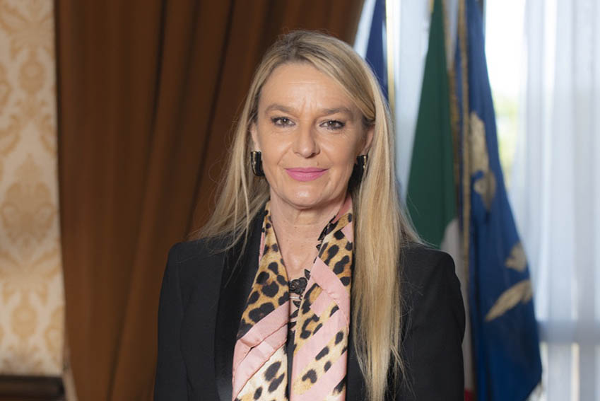 Il Sottosegretario alla Difesa Senatrice Stefania Pucciarelli