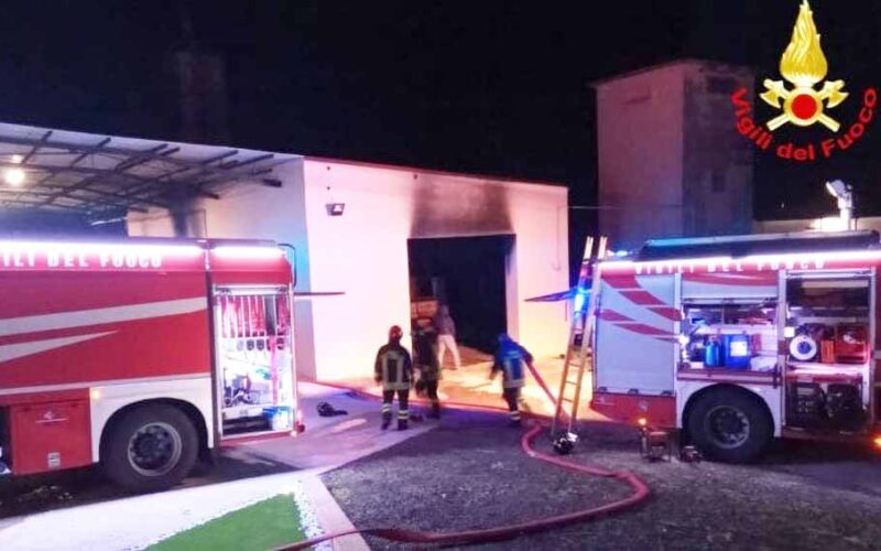 Incendio di un capannone a Ploaghe