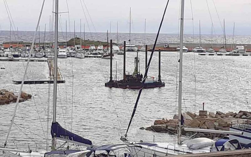 Piattaforma carotaggio nel porto Stintino