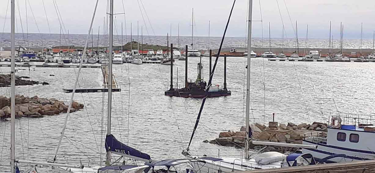 Piattaforma carotaggio nel porto Stintino