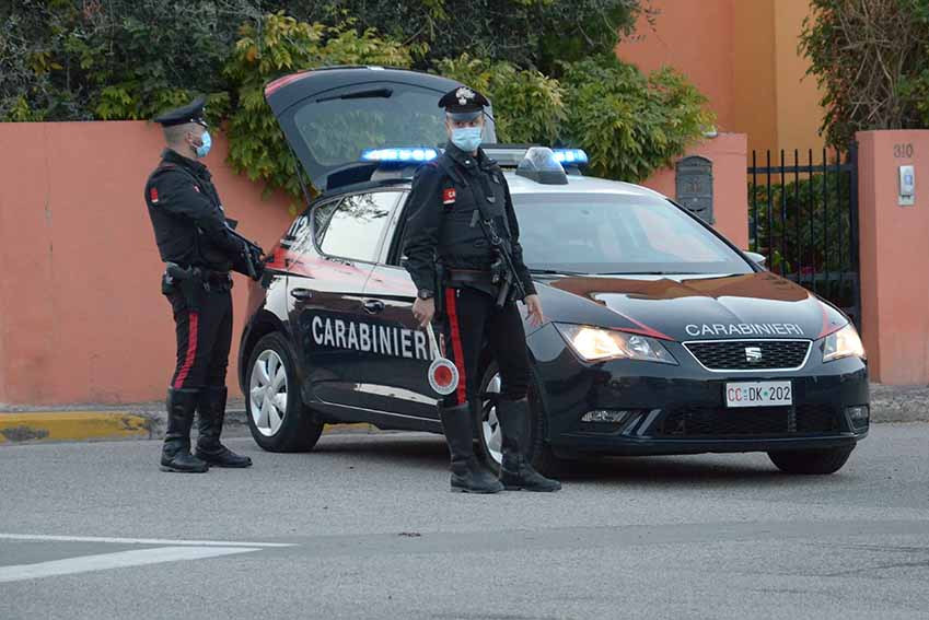 Cagliari, guida con una patente "tarocca": denunciato un senegalese di 50 anni 1 Carabinieri di Pirri
