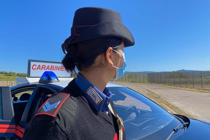 Con un manganello di 45 cm in auto: denunciato 46enne di Seui 1 Carabinieri Siniscola 1
