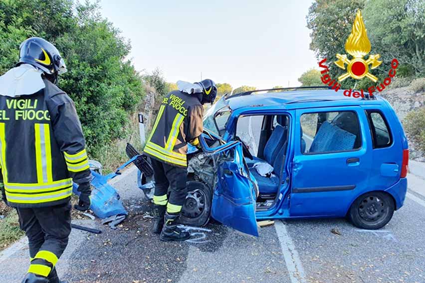Opel contro masso sulla Telti-Calangianus: un ragazzo trasportato in ospedale con l'elissoccorso 1 Incidente Telti Calangianus