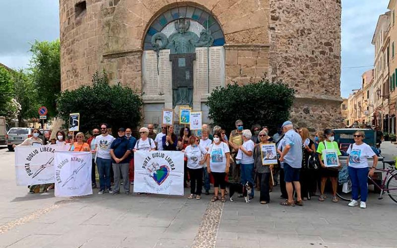 Alghero. Consegna firme per bloccare i lavori e liberare Punta Giglio