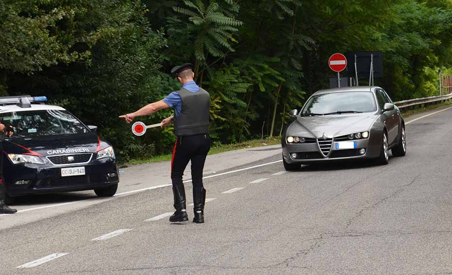 Carabinieri posto di blocco