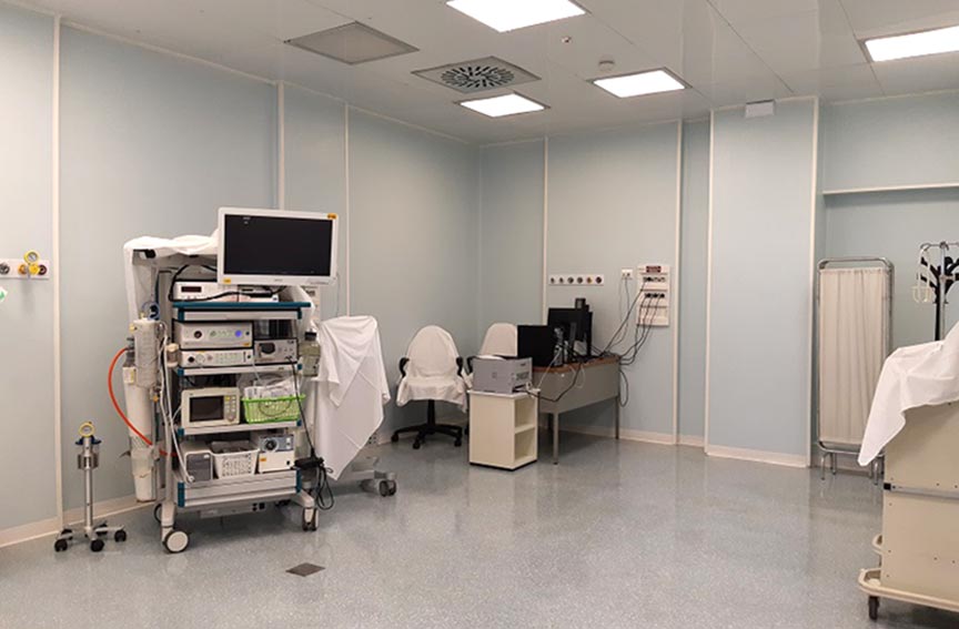 All'Aou di Sassari un nuovo centro di endoscopia 1 Aou di SassariCentro endoscopia sala e colonna endoscopica