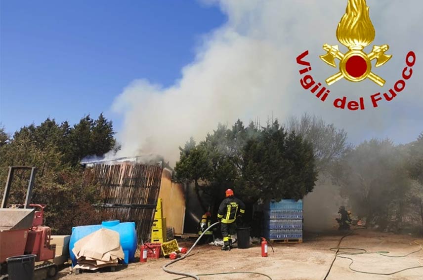 Incendio nel magazzino di un ristorante a Baia Sardinia: intervengono i Vigili del Fuoco 1 Incendio Baia Sardinia ristorante