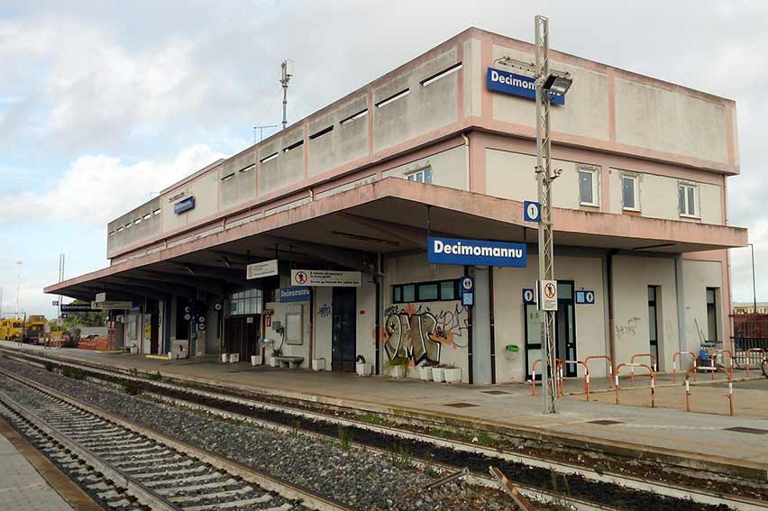Stazione ferroviaria Decimomannu