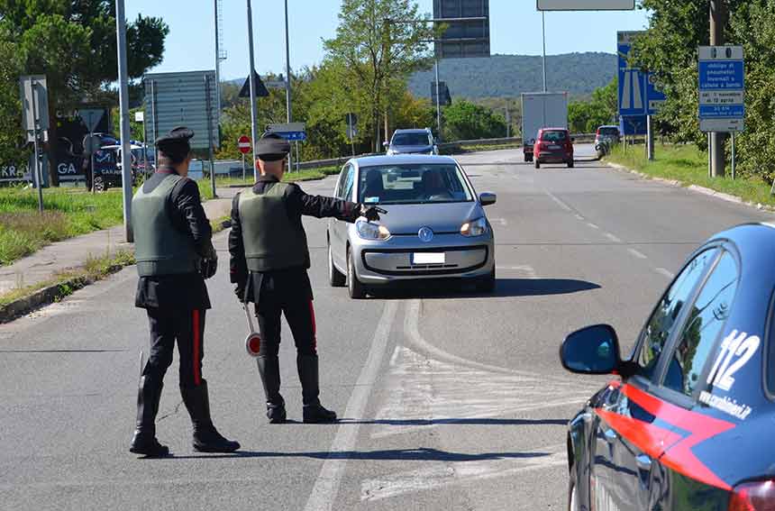 Carabinieri posto di blocco Iglesias