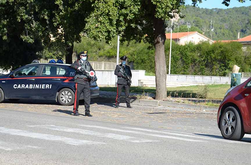 Carabinieri posto di blocco