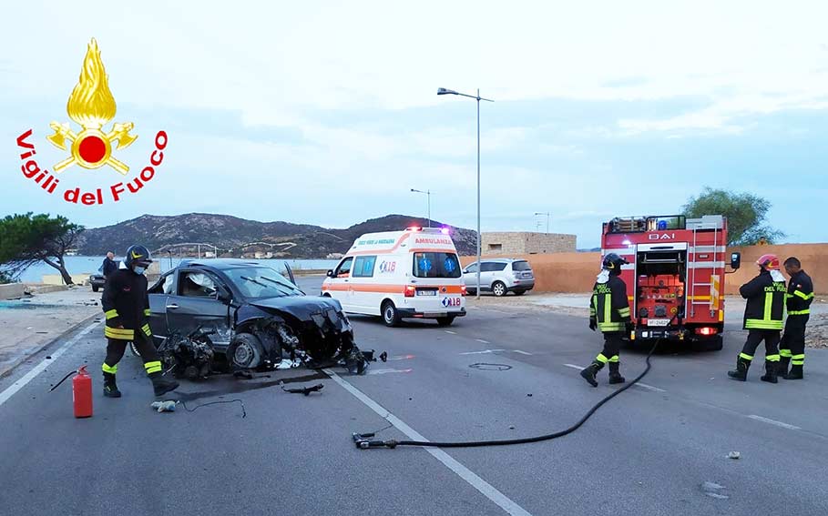 Auto contro Muro a La Maddalena