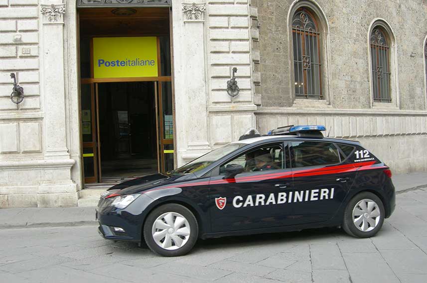 60enne truffata a Villacidro, compra online pezzi di ricambi per l'auto ma non li riceve 1 Carabinieri poste