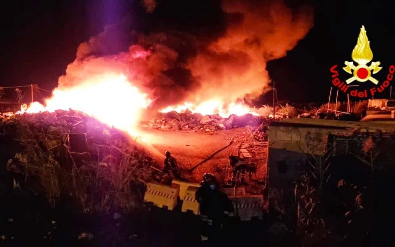 Incendio Cagliari via san Paolo