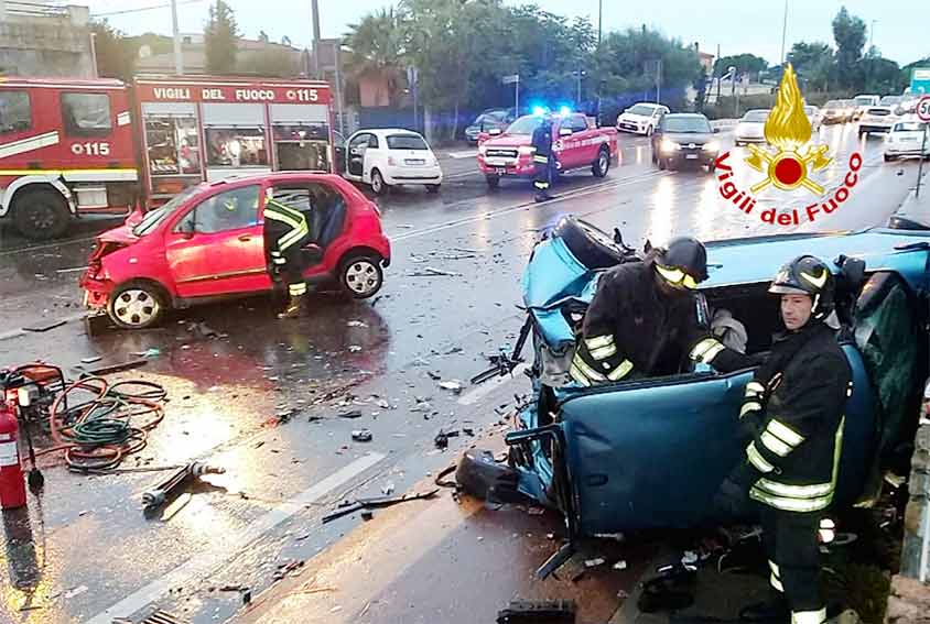 Grave incidente a Quartu. Tre feriti in codice rosso dopo lo scontro fra 3 auto sulla sp 17 1 Incidente Quartu sp 17