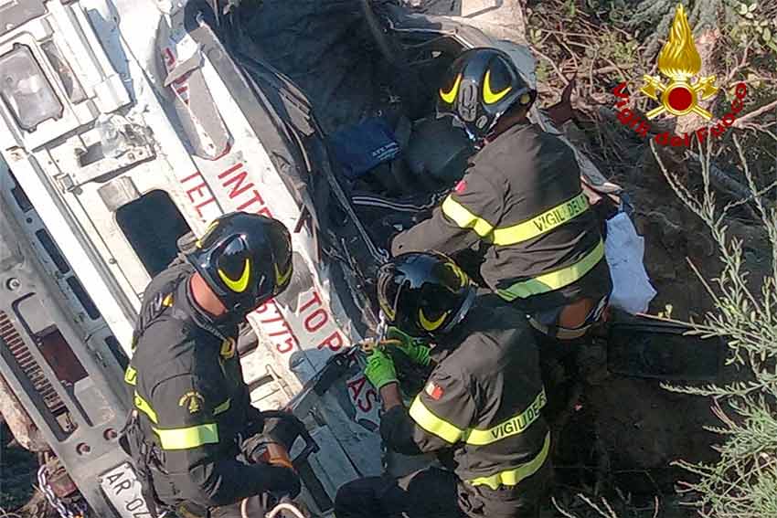 Incidente ossi camion autospurgo