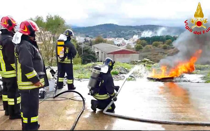 Esercitazione bottone rosso Vigili del fuoco Nuoro