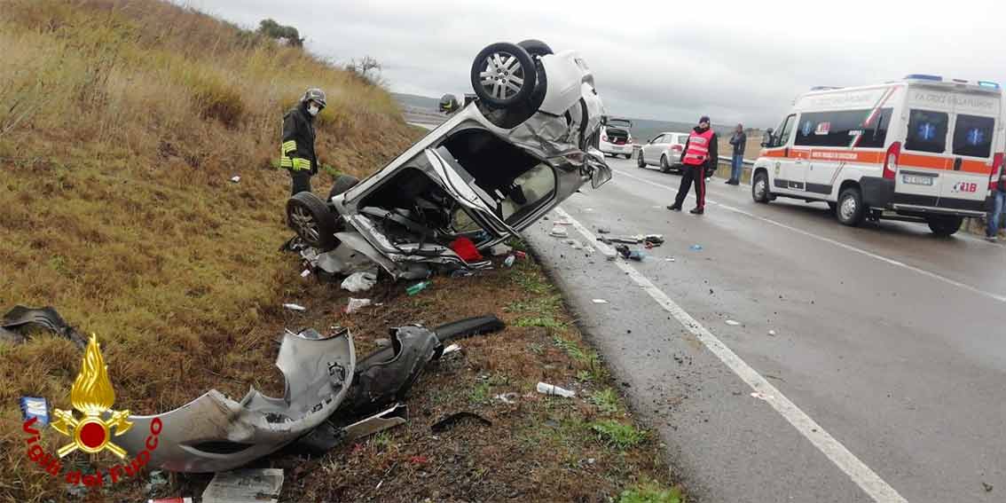 Auto si ribalta sulla statale 762, ferito il conducente 1 Incidente 597