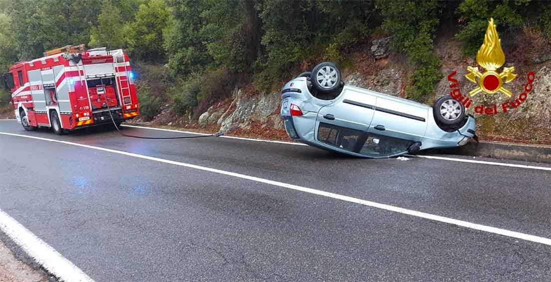 Tempio. Auto si ribalta nei tornanti di La Fumosa, illeso il conducente 1 Incidente Tempio a La Fumosa