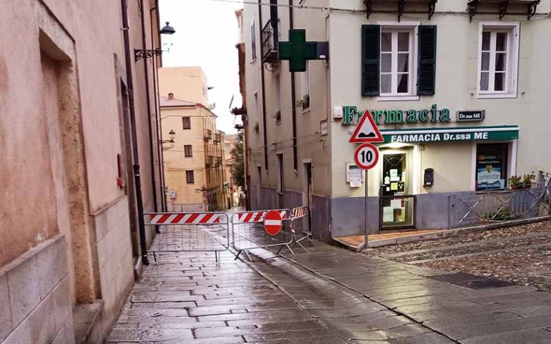 Via Umberto ozieri transenne