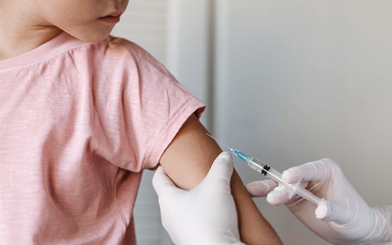Vaccinazione Bambina