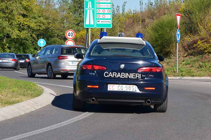 Fermati alla guida di un'auto rubata: un arresto e una denuncia a Cagliari 1 Carabinieri Cagliari 2