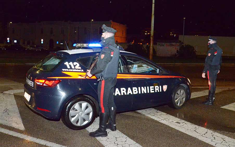 Carabinieri posto di blocco