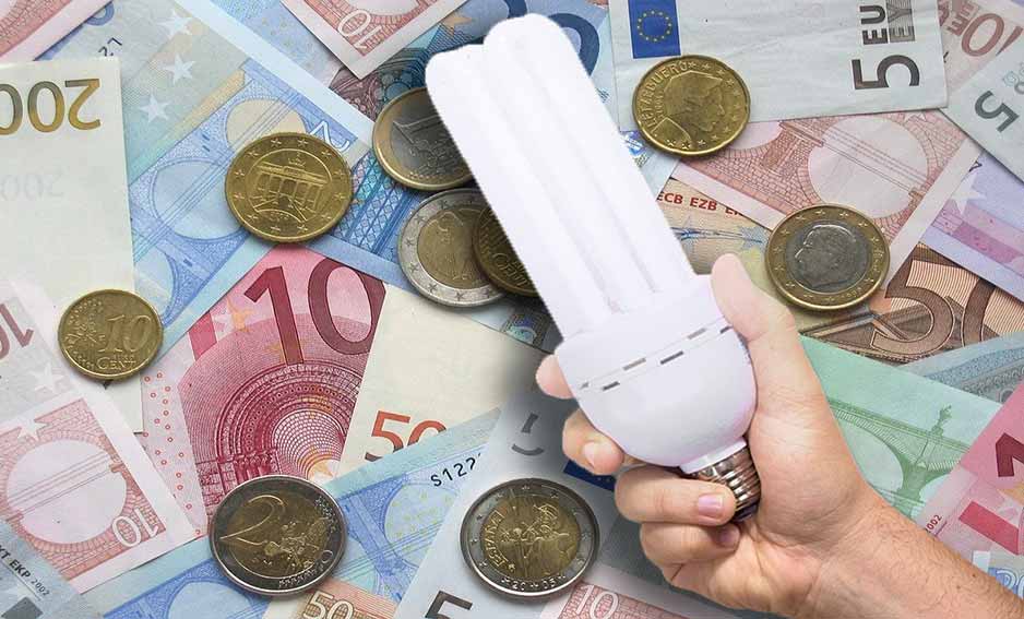Bollette, Codacons: in arrivo nuovi maxi-rincari a partire da aprile 1 Caro energia