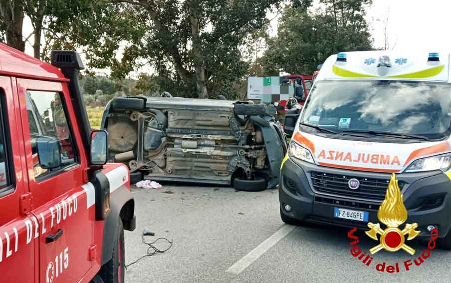 Arzachena, incidente sulla sp 59: auto esce di strada e si ribalta, ferita la conducente 2 Incidente sp 59 Arzachena