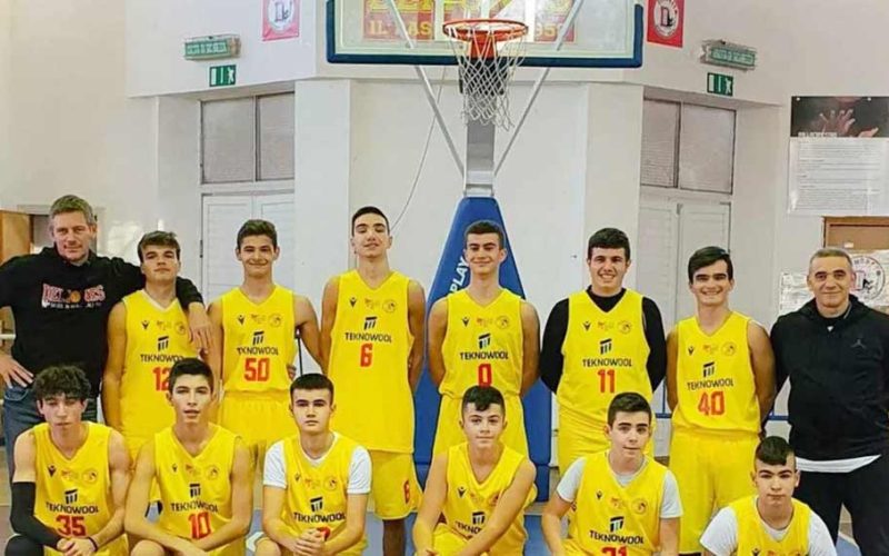 La formazione under 17 della Demones Basket Ozieri