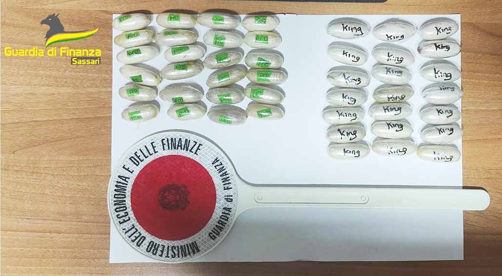 Da Milano ad Alghero con 47 ovuli di eroina: arrestata in aeroporto una nigeriana 1 Ovuli donna nigeriana arrestata Alghero Gdf