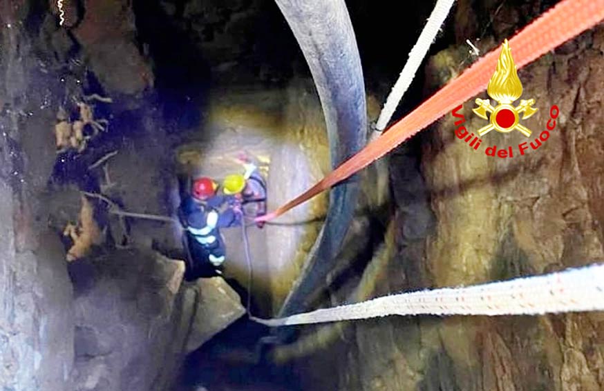 Guspini, cede il terreno e cade in un pozzo profondo 12 metri 1 Uomo caduto pozzo Guspini