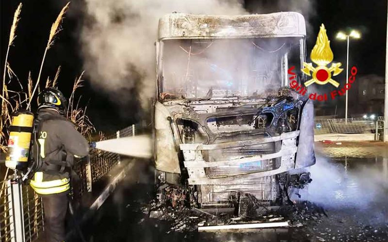 Camion incendio Assemini
