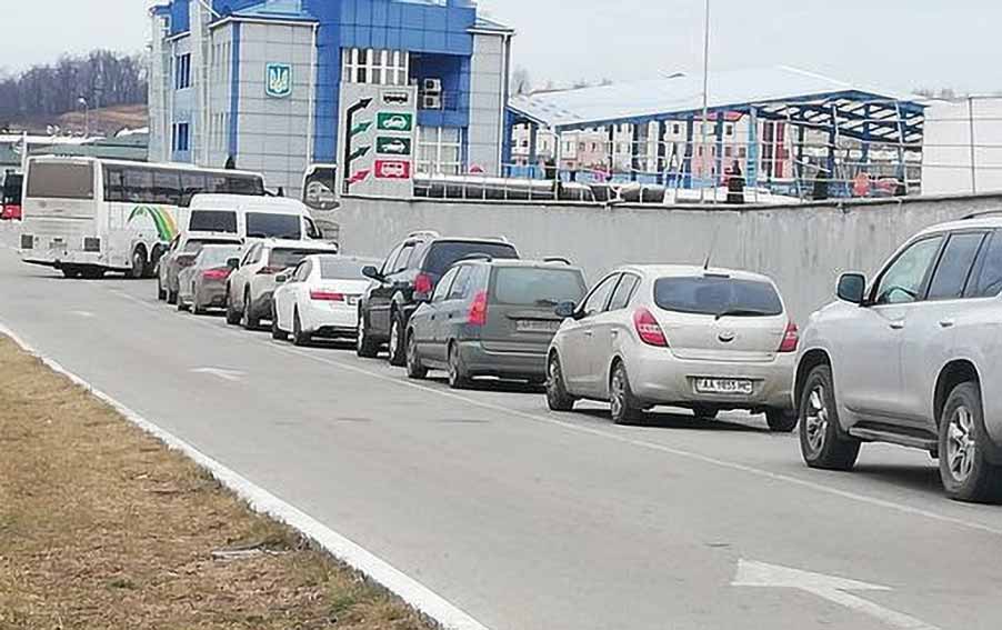 Ucraina, i volontari Anas Sardegna nel campo profughi di Hrebenne (Polonia): «Questa gente non cederà mai» 2 Campo profughi Polonia