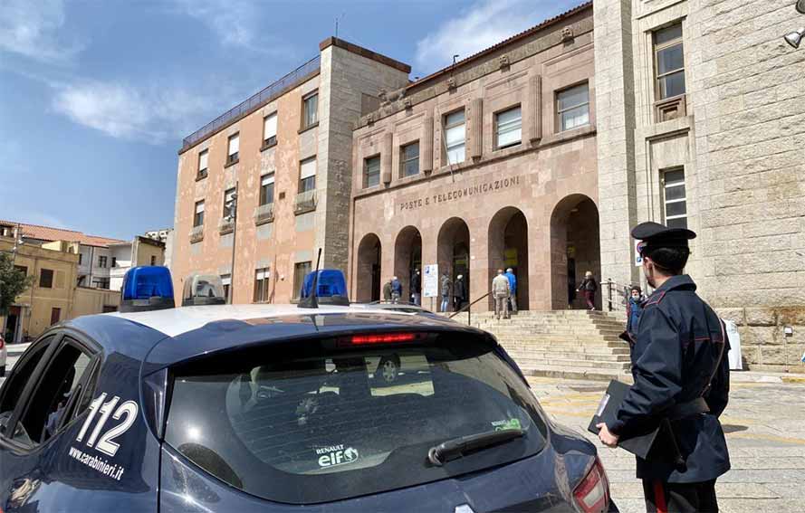 Nuoro, entra alle Poste senza green pass: multato un disoccupato 1 Carabinieri Poste Nuoro