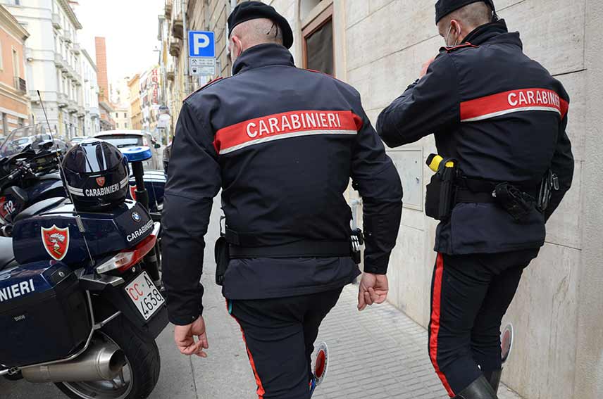 Carabinieri a piedi