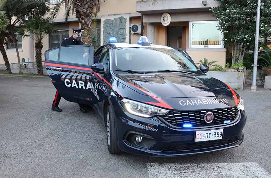 Teulada. Acquista una fornitura di pellet online ma è una truffa, raggirato 36enne 1 Carabinieri auto