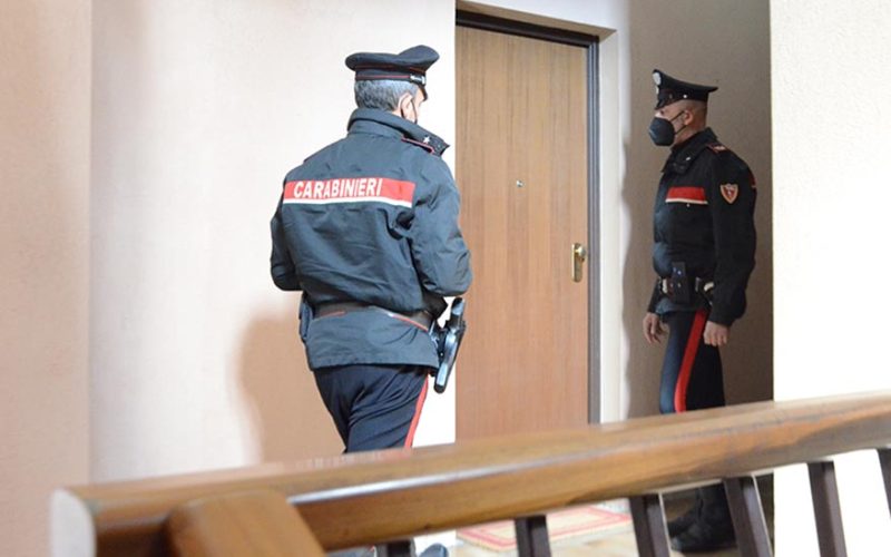 Carabinieri perquisizione domiciliare