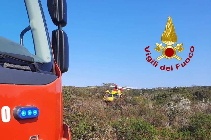 Arzachena. Cade rovinosamente nella strada di Liscia Ruja, motociclista soccorso dai Vigili del Fuoco 2 Liscia Ruja elisoccorso motociclista