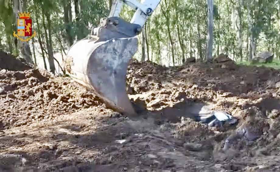 Masullas, nascondeva 250 kg di marijuana sotto terra: arrestato 56enne 1 Marijuana Masullas
