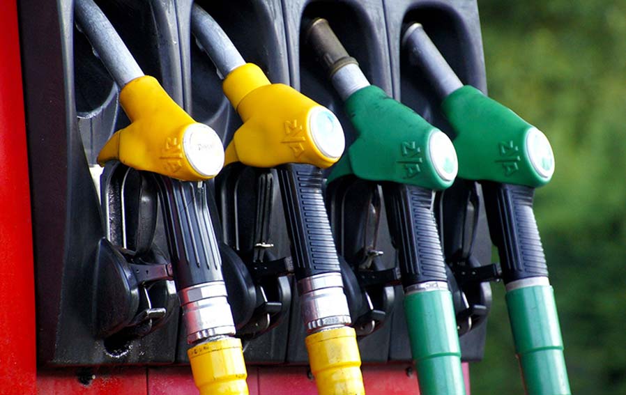 Aumenti benzina, Codacons presenta esposto a Procure e Antitrust 1 Pompa di Benzina