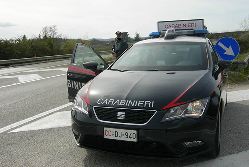 Carabinieri Cagliari posto di blocco