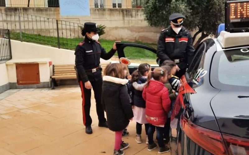 Carabinieri ilbono scuola infanzia Elini