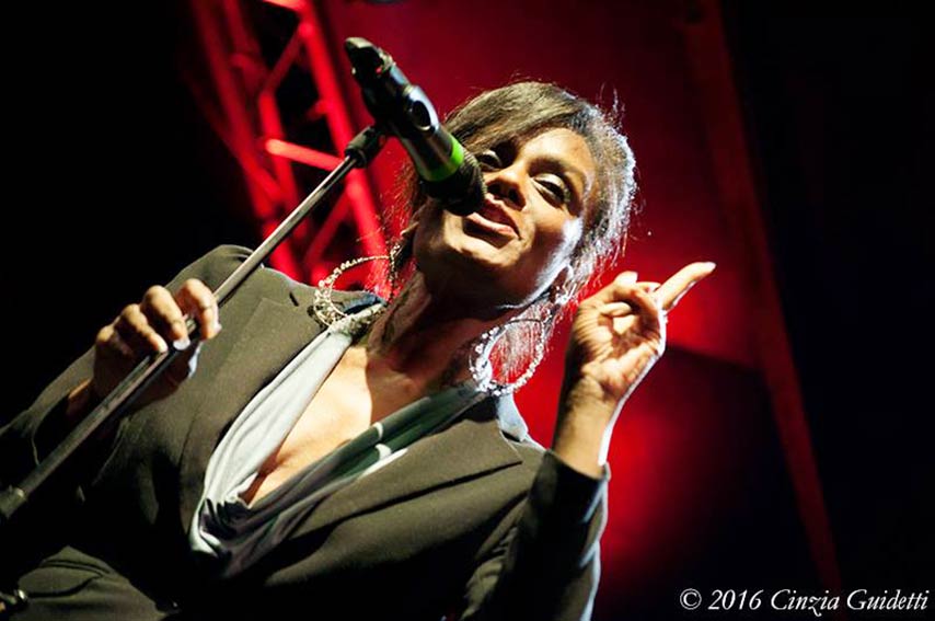 Denia Ridley Singing in Anfiteatro di Lucca 2016