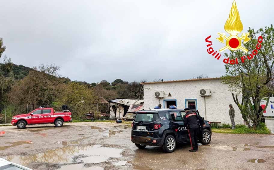 Baracca in fiamme a Cheremule: morto un 43enne di Thiesi 3 Incendio baracca Cheremule 2