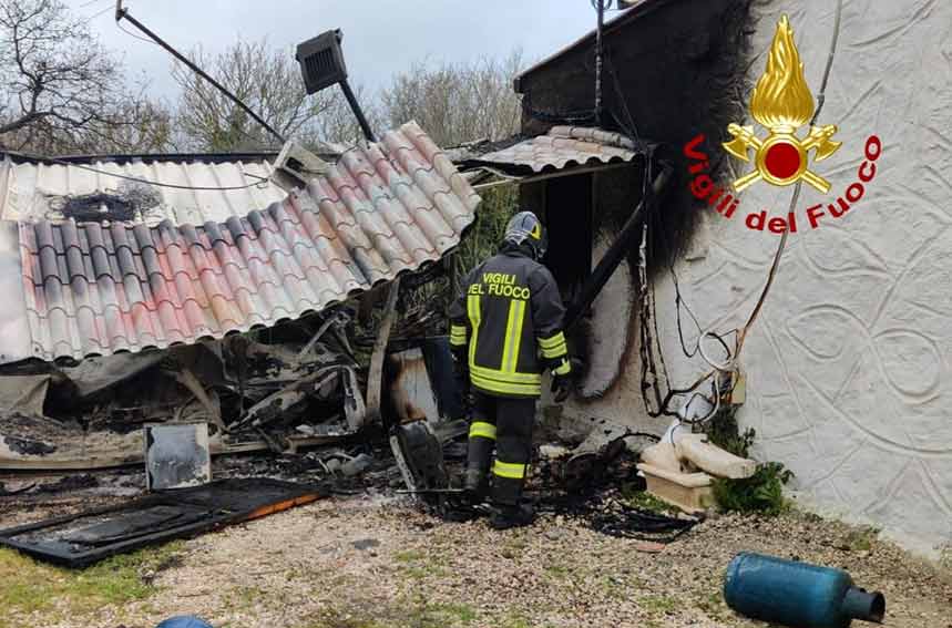 Baracca in fiamme a Cheremule: morto un 43enne di Thiesi 1 Incendio baracca Cheremule