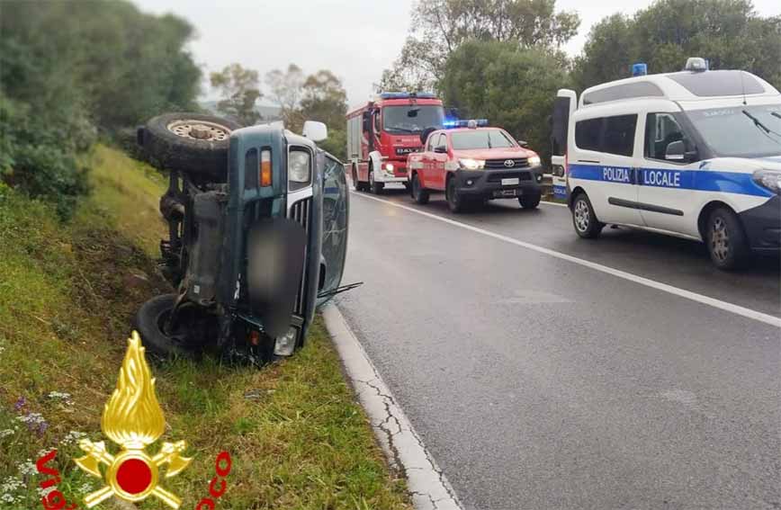 Olbia. Incidente sulla SS 125, pick up esce di strada e si ribalta 1 Incidente Olbia SS125