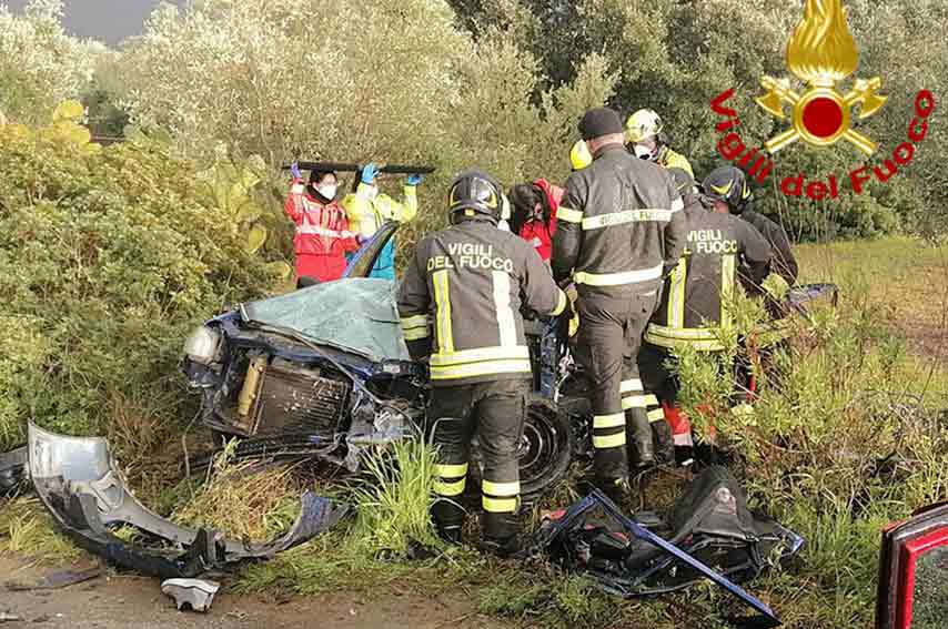 Grave incidente a Dolianova, diversi feriti in uno scontro fra 3 auto 1 Incidente dolianova